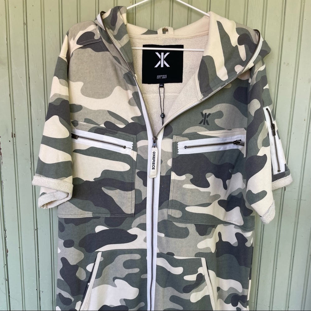 Onepiece.  Norway.  XXL.